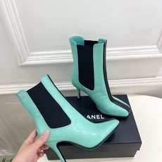𝐂𝐇𝐀𝐍𝐄𝐋 | 小香 26𝐬𝐬 🦋2026 春夏新品 专柜经典走秀款 小香双C拼色切尔西高跟短靴 系列上新〰 𝐂𝐇𝐀𝐍𝐄𝐋 | 小香 26𝐬𝐬 🦋2026 春夏新品 专柜经典走秀款 小香双C拼色切尔西高跟短靴 系列上新〰