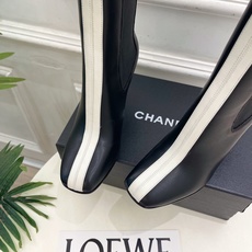 𝐂𝐇𝐀𝐍𝐄𝐋 | 小香 26𝐬𝐬 🦋2026 春夏新品 专柜经典走秀款 小香双C拼色切尔西高跟短靴 系列上新〰 𝐂𝐇𝐀𝐍𝐄𝐋 | 小香 26𝐬𝐬 🦋2026 春夏新品 专柜经典走秀款 小香双C拼色切尔西高跟短靴 系列上新〰