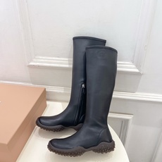 Miu Miu | 缪缪 26𝐬𝐬 🖤2026秋冬新品 专柜主打最新走秀款 复古厚底弹力长靴 火爆上新! 🍒BS缪家高 Miu Miu | 缪缪 26𝐬𝐬 🖤2026秋冬新品 专柜主打最新走秀款 复古厚底弹力长靴 火爆上新! 🍒BS缪家高