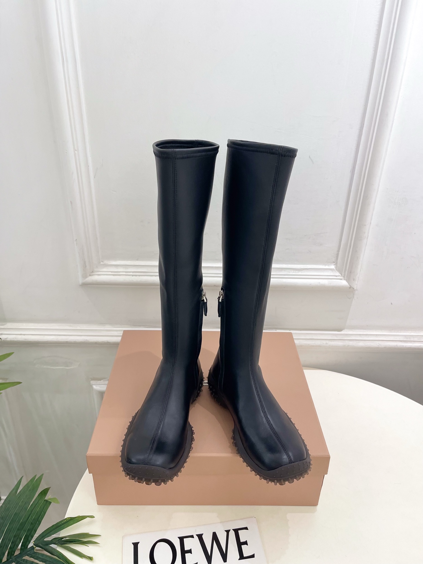 Miu Miu | 缪缪  26𝐬𝐬 🖤2026秋冬新品 专柜主打最新走秀款 复古厚底弹力长靴 火爆上新！ 🍒BS缪家高