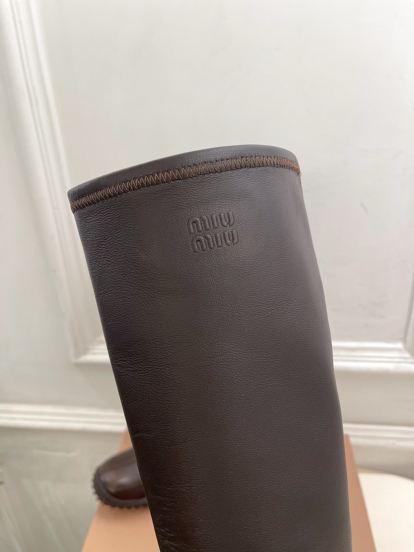 Miu Miu | 缪缪 26𝐬𝐬 🖤2026秋冬新品 专柜主打最新走秀款 复古厚底弹力长靴 火爆上新! 🍒BS缪家高 Miu Miu | 缪缪 26𝐬𝐬 🖤2026秋冬新品 专柜主打最新走秀款 复古厚底弹力长靴 火爆上新! 🍒BS缪家高