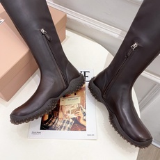 Miu Miu | 缪缪 26𝐬𝐬 🖤2026秋冬新品 专柜主打最新走秀款 复古厚底弹力长靴 火爆上新! 🍒BS缪家高 Miu Miu | 缪缪 26𝐬𝐬 🖤2026秋冬新品 专柜主打最新走秀款 复古厚底弹力长靴 火爆上新! 🍒BS缪家高