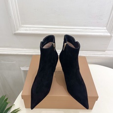 Gianvito Rossi|吉安维托·罗西 26𝐬𝐬 2026秋冬新品 GR复古尖头侧拉链高跟短靴 火爆上新! 这鞋 Gianvito Rossi|吉安维托·罗西 26𝐬𝐬 2026秋冬新品 GR复古尖头侧拉链高跟短靴 火爆上新! 这鞋