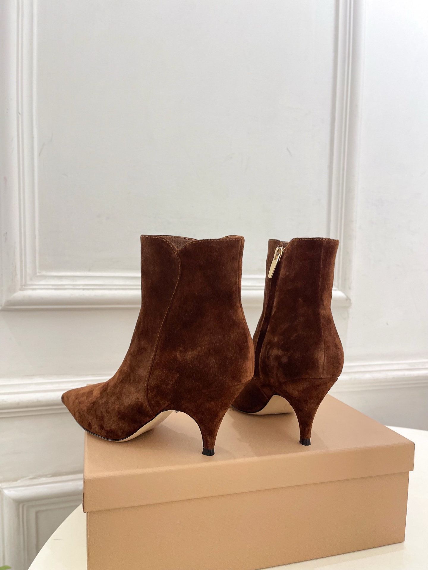 Gianvito Rossi|吉安维托·罗西 26𝐬𝐬 2026秋冬新品 GR复古尖头侧拉链高跟短靴 火爆上新! 这鞋 Gianvito Rossi|吉安维托·罗西 26𝐬𝐬 2026秋冬新品 GR复古尖头侧拉链高跟短靴 火爆上新! 这鞋