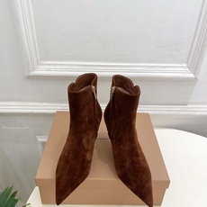 Gianvito Rossi|吉安维托·罗西 26𝐬𝐬 2026秋冬新品 GR复古尖头侧拉链高跟短靴 火爆上新! 这鞋 Gianvito Rossi|吉安维托·罗西 26𝐬𝐬 2026秋冬新品 GR复古尖头侧拉链高跟短靴 火爆上新! 这鞋