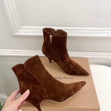 Gianvito Rossi|吉安维托·罗西 26𝐬𝐬 2026秋冬新品 GR复古尖头侧拉链高跟短靴 火爆上新! 这鞋 Gianvito Rossi|吉安维托·罗西 26𝐬𝐬 2026秋冬新品 GR复古尖头侧拉链高跟短靴 火爆上新! 这鞋