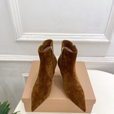 Gianvito Rossi|吉安维托·罗西 26𝐬𝐬 2026秋冬新品 GR复古尖头侧拉链高跟短靴 火爆上新! 这鞋 Gianvito Rossi|吉安维托·罗西 26𝐬𝐬 2026秋冬新品 GR复古尖头侧拉链高跟短靴 火爆上新! 这鞋