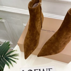 Gianvito Rossi|吉安维托·罗西 26𝐬𝐬 2026秋冬新品 GR复古尖头侧拉链高跟短靴 火爆上新! 这鞋 Gianvito Rossi|吉安维托·罗西 26𝐬𝐬 2026秋冬新品 GR复古尖头侧拉链高跟短靴 火爆上新! 这鞋