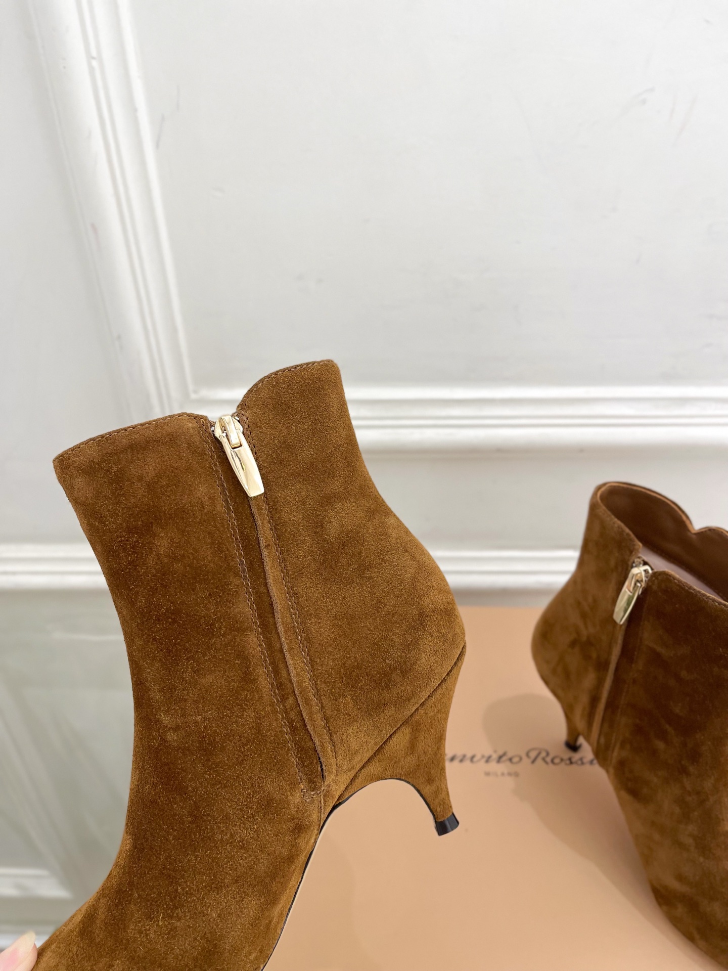 Gianvito Rossi|吉安维托·罗西 26𝐬𝐬 2026秋冬新品 GR复古尖头侧拉链高跟短靴 火爆上新! 这鞋 Gianvito Rossi|吉安维托·罗西 26𝐬𝐬 2026秋冬新品 GR复古尖头侧拉链高跟短靴 火爆上新! 这鞋