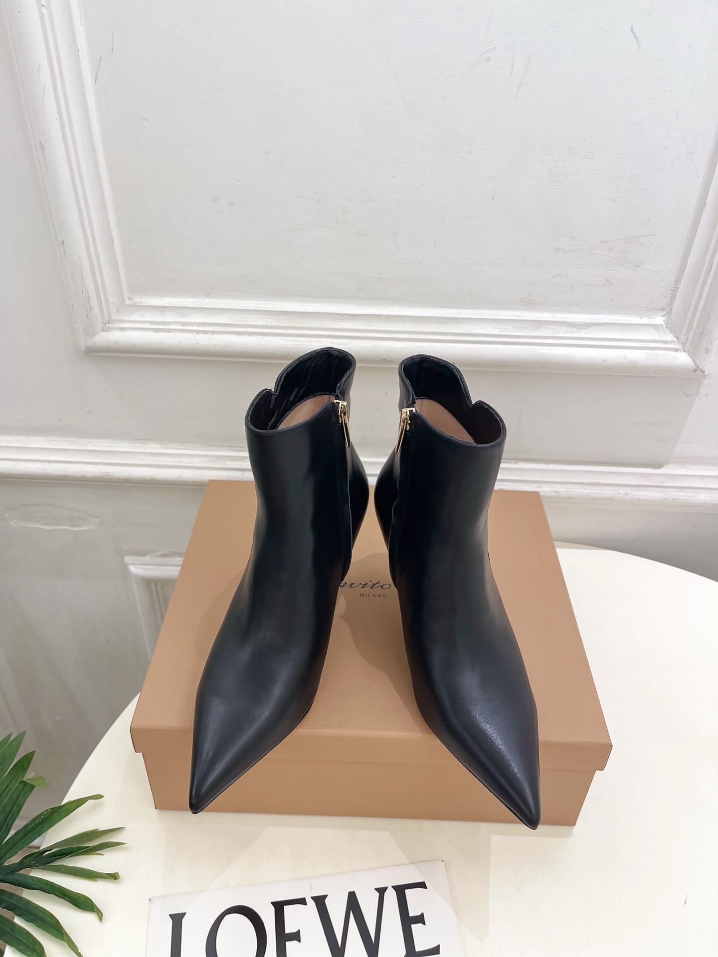 Gianvito Rossi|吉安维托·罗西 26𝐬𝐬 2026秋冬新品 GR复古尖头侧拉链高跟短靴 火爆上新! 这鞋 Gianvito Rossi|吉安维托·罗西 26𝐬𝐬 2026秋冬新品 GR复古尖头侧拉链高跟短靴 火爆上新! 这鞋