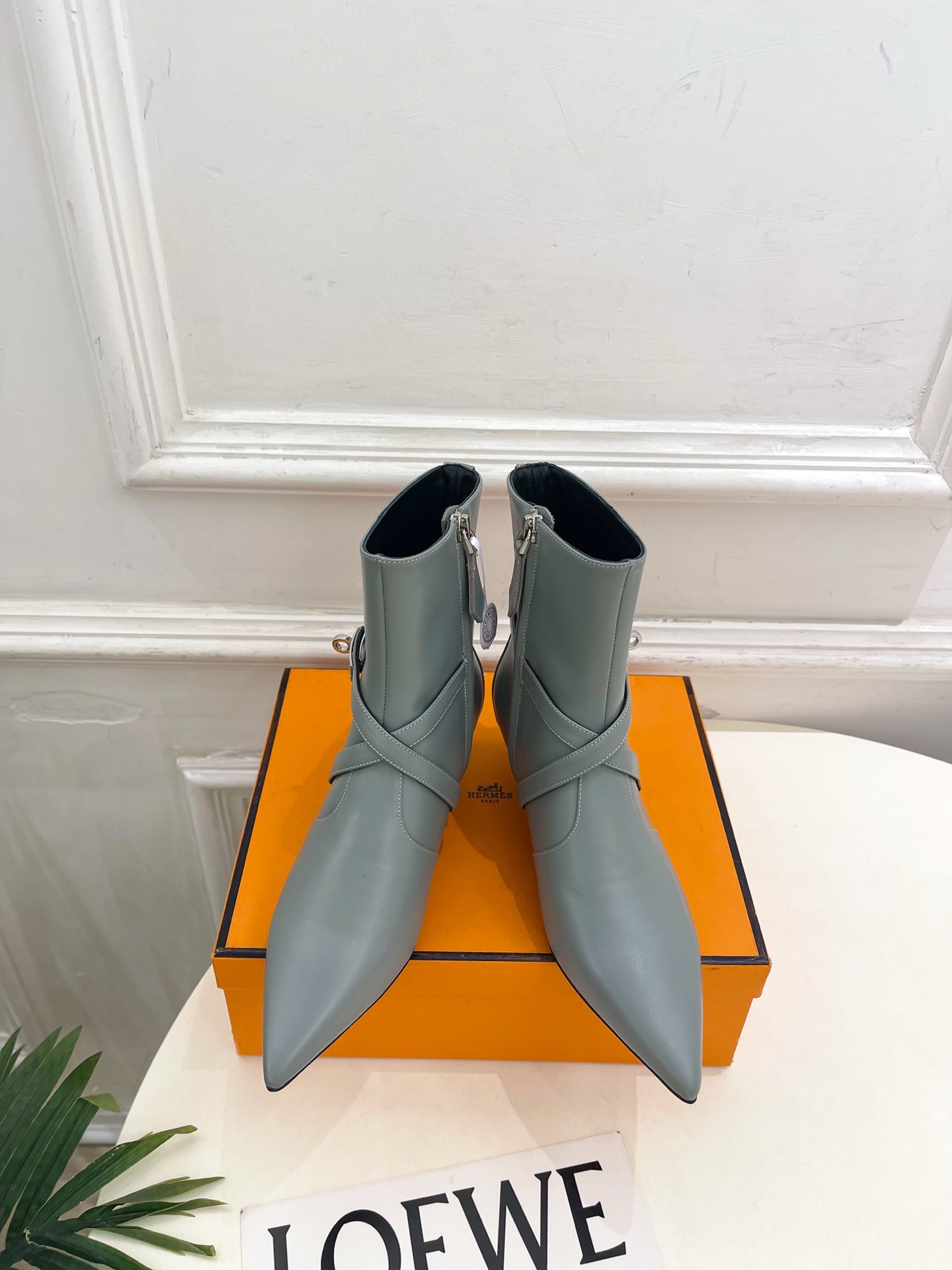 🐎𝐇𝐄𝐑𝐌𝐄* 爱玛仕 26𝐬𝐬 🌈专柜新款 2026秋冬新品经典Kelly扣40尖头侧拉链猫跟及踝靴 系列〰 ◽鞋面 🐎𝐇𝐄𝐑𝐌𝐄* 爱玛仕 26𝐬𝐬 🌈专柜新款 2026秋冬新品经典Kelly扣40尖头侧拉链猫跟及踝靴 系列〰 ◽鞋面
