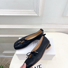 Maison Margiela· 马吉拉26𝐬𝐬 2026春夏新品MM6 蝴蝶结芭蕾舞鞋分趾单鞋———————— MM Maison Margiela· 马吉拉26𝐬𝐬 2026春夏新品MM6 蝴蝶结芭蕾舞鞋分趾单鞋———————— MM