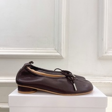 Maison Margiela· 马吉拉26𝐬𝐬 2026春夏新品MM6 蝴蝶结芭蕾舞鞋分趾单鞋———————— MM Maison Margiela· 马吉拉26𝐬𝐬 2026春夏新品MM6 蝴蝶结芭蕾舞鞋分趾单鞋———————— MM