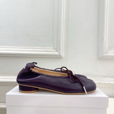 Maison Margiela· 马吉拉26𝐬𝐬 2026春夏新品MM6 蝴蝶结芭蕾舞鞋分趾单鞋———————— MM Maison Margiela· 马吉拉26𝐬𝐬 2026春夏新品MM6 蝴蝶结芭蕾舞鞋分趾单鞋———————— MM