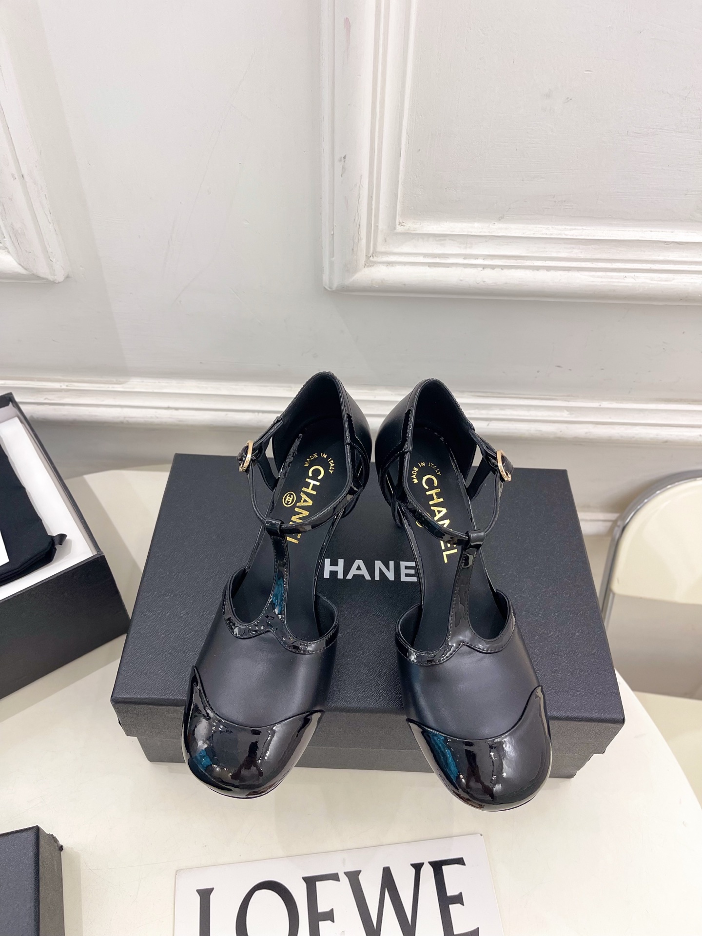 𝐂𝐇𝐀𝐍𝐄𝐋 | 小香 26𝐬𝐬 🦋2026 新品专柜经典走秀款 小香双C拼色T字带中空高跟凉鞋 系列上新〰 🍬 𝐂𝐇𝐀𝐍𝐄𝐋 | 小香 26𝐬𝐬 🦋2026 新品专柜经典走秀款 小香双C拼色T字带中空高跟凉鞋 系列上新〰 🍬