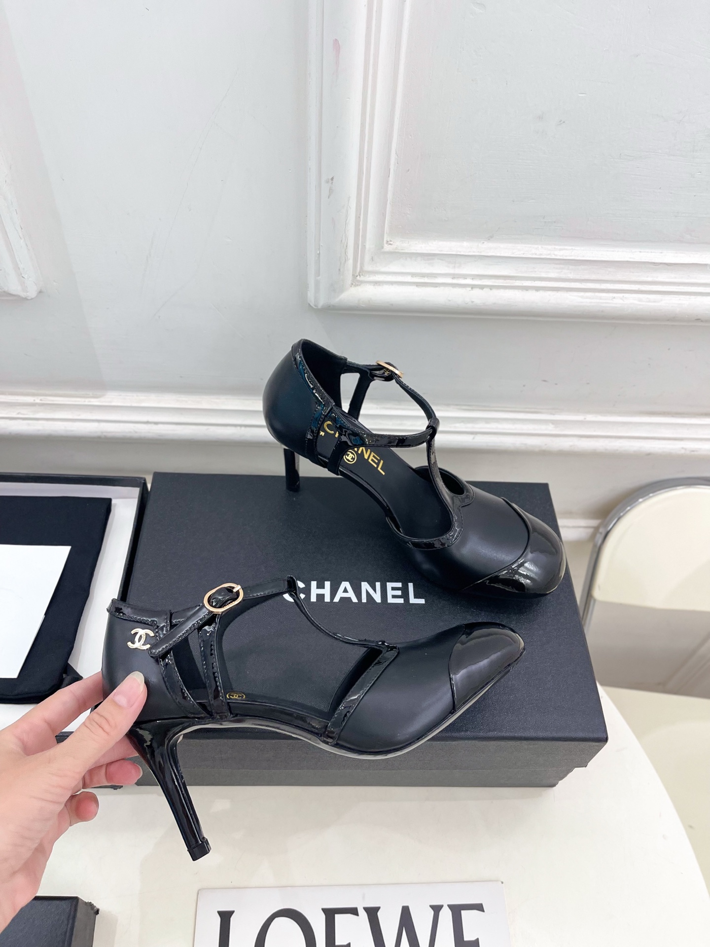 𝐂𝐇𝐀𝐍𝐄𝐋 | 小香 26𝐬𝐬 🦋2026 新品专柜经典走秀款 小香双C拼色T字带中空高跟凉鞋 系列上新〰 🍬 𝐂𝐇𝐀𝐍𝐄𝐋 | 小香 26𝐬𝐬 🦋2026 新品专柜经典走秀款 小香双C拼色T字带中空高跟凉鞋 系列上新〰 🍬