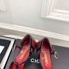 𝐂𝐇𝐀𝐍𝐄𝐋 | 小香 26𝐬𝐬 🦋2026 新品专柜经典走秀款 小香双C拼色T字带中空高跟凉鞋 系列上新〰 🍬 𝐂𝐇𝐀𝐍𝐄𝐋 | 小香 26𝐬𝐬 🦋2026 新品专柜经典走秀款 小香双C拼色T字带中空高跟凉鞋 系列上新〰 🍬