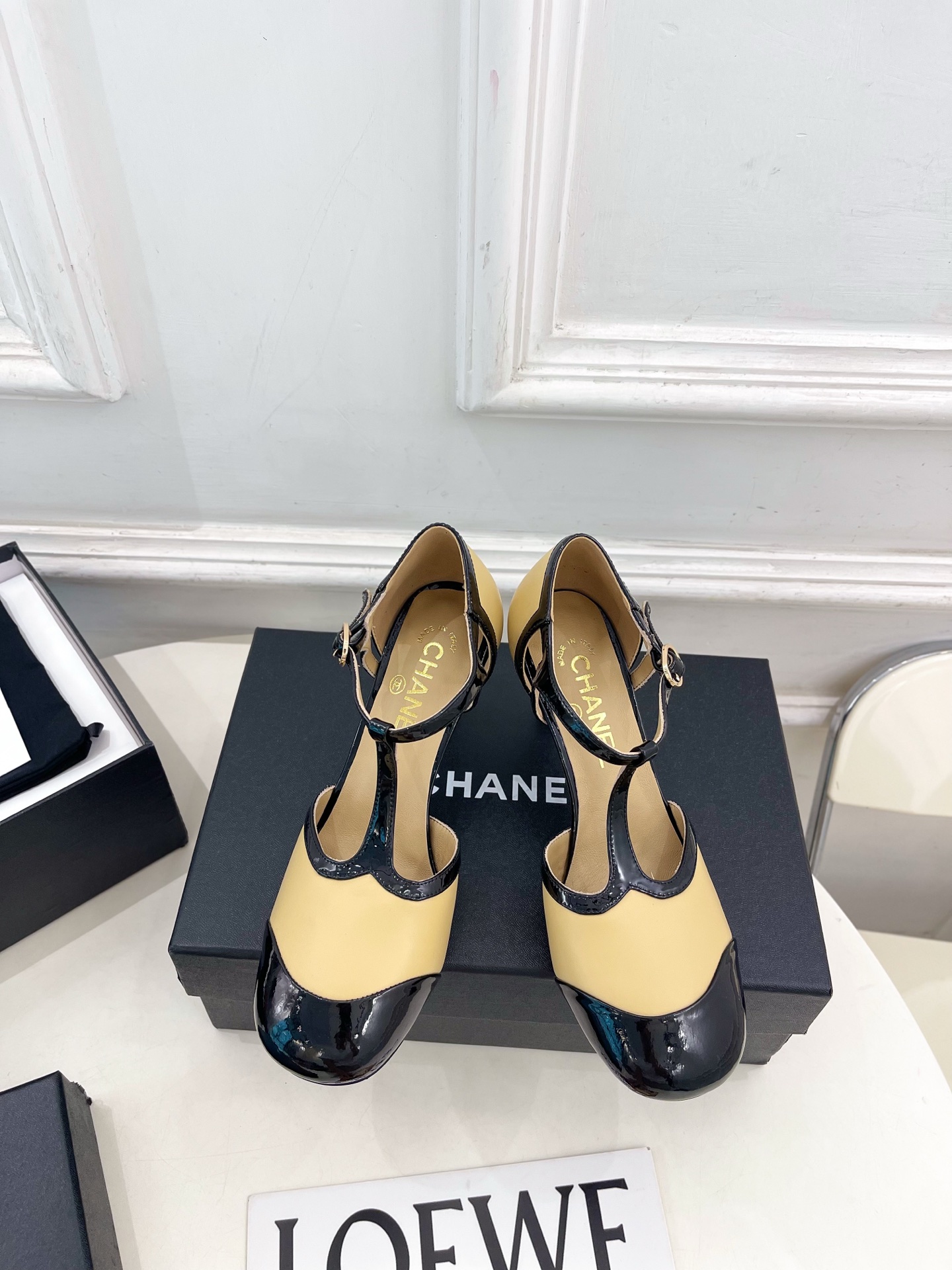 𝐂𝐇𝐀𝐍𝐄𝐋 | 小香 26𝐬𝐬 🦋2026 新品专柜经典走秀款 小香双C拼色T字带中空高跟凉鞋 系列上新〰 🍬 𝐂𝐇𝐀𝐍𝐄𝐋 | 小香 26𝐬𝐬 🦋2026 新品专柜经典走秀款 小香双C拼色T字带中空高跟凉鞋 系列上新〰 🍬