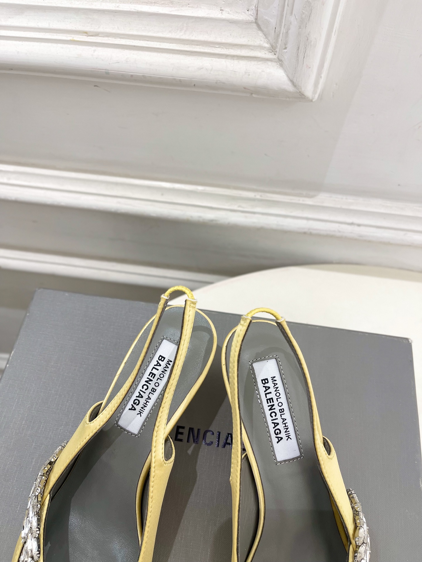 Balenciaga | 巴黎世家 26𝐬𝐬 ⭐️2026春夏新品 Balenciaga x Manolo Blah Balenciaga | 巴黎世家 26𝐬𝐬 ⭐️2026春夏新品 Balenciaga x Manolo Blah