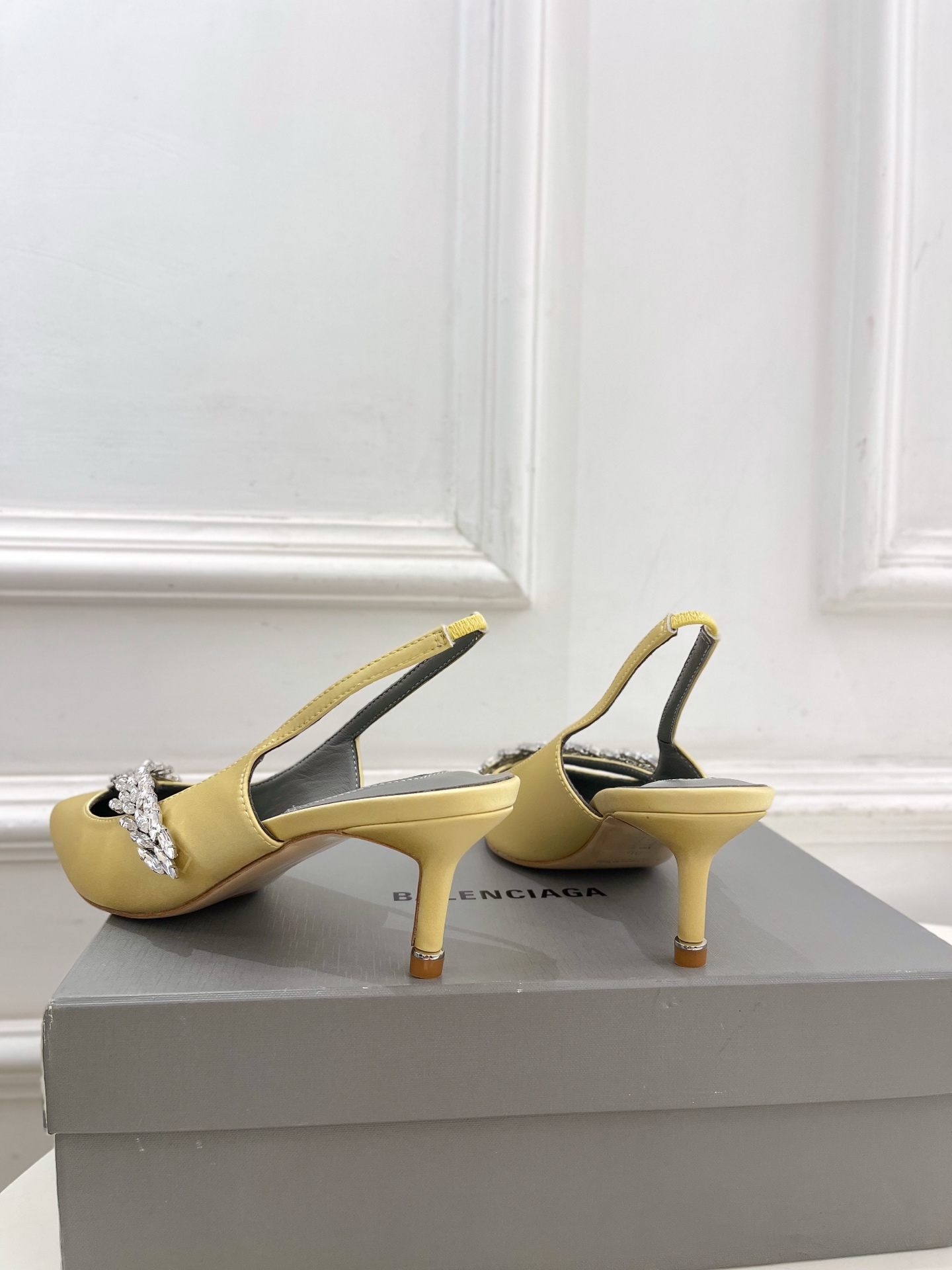 Balenciaga | 巴黎世家 26𝐬𝐬 ⭐️2026春夏新品 Balenciaga x Manolo Blah Balenciaga | 巴黎世家 26𝐬𝐬 ⭐️2026春夏新品 Balenciaga x Manolo Blah