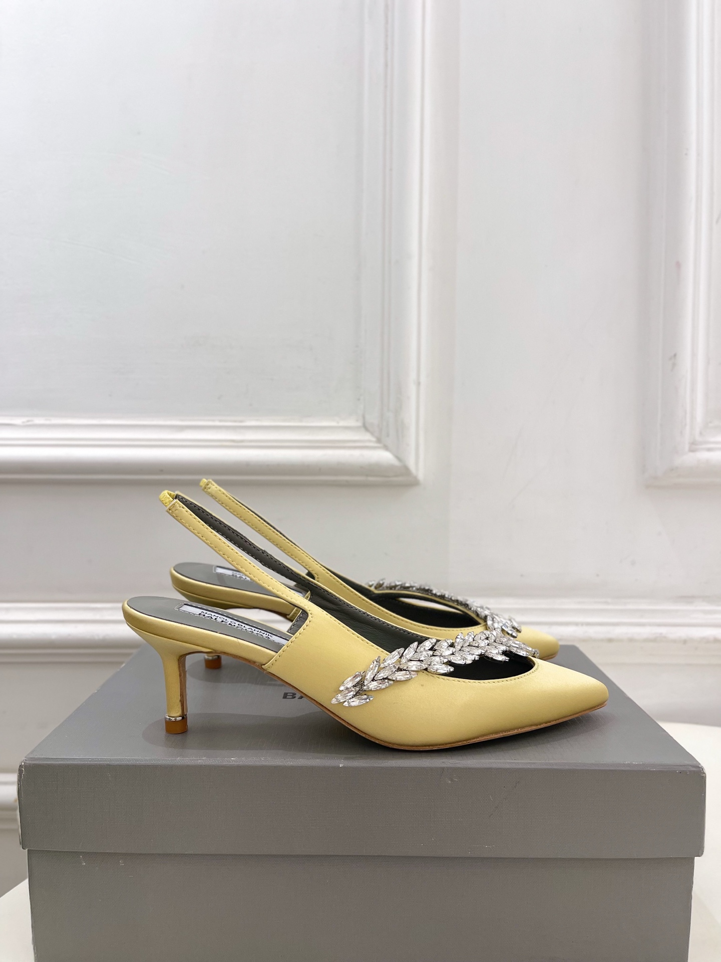 Balenciaga | 巴黎世家 26𝐬𝐬 ⭐️2026春夏新品 Balenciaga x Manolo Blah Balenciaga | 巴黎世家 26𝐬𝐬 ⭐️2026春夏新品 Balenciaga x Manolo Blah
