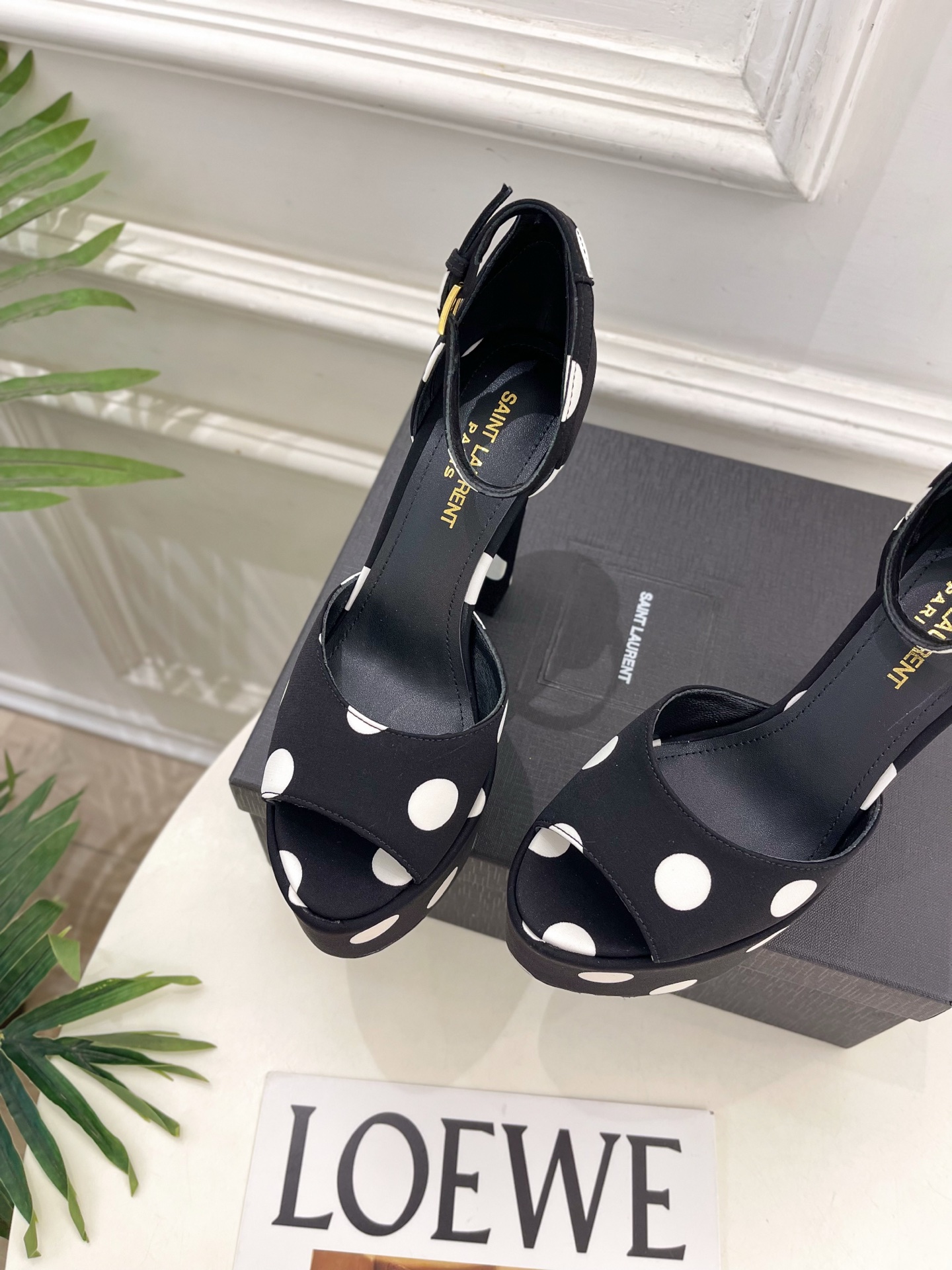 SAIN*LAURENT 圣罗兰 26𝐬𝐬 2026春夏新品YSL波点鱼嘴高跟防水台凉鞋 上新☑️ ————————— SAIN*LAURENT 圣罗兰 26𝐬𝐬 2026春夏新品YSL波点鱼嘴高跟防水台凉鞋 上新☑️ —————————