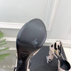 SAIN*LAURENT 圣罗兰 26𝐬𝐬 2026春夏新品YSL波点鱼嘴高跟防水台凉鞋 上新☑️ ————————— SAIN*LAURENT 圣罗兰 26𝐬𝐬 2026春夏新品YSL波点鱼嘴高跟防水台凉鞋 上新☑️ —————————