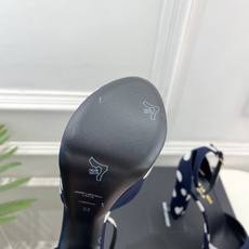 SAIN*LAURENT 圣罗兰 26𝐬𝐬 2026春夏新品YSL波点鱼嘴高跟防水台凉鞋 上新☑️ ————————— SAIN*LAURENT 圣罗兰 26𝐬𝐬 2026春夏新品YSL波点鱼嘴高跟防水台凉鞋 上新☑️ —————————