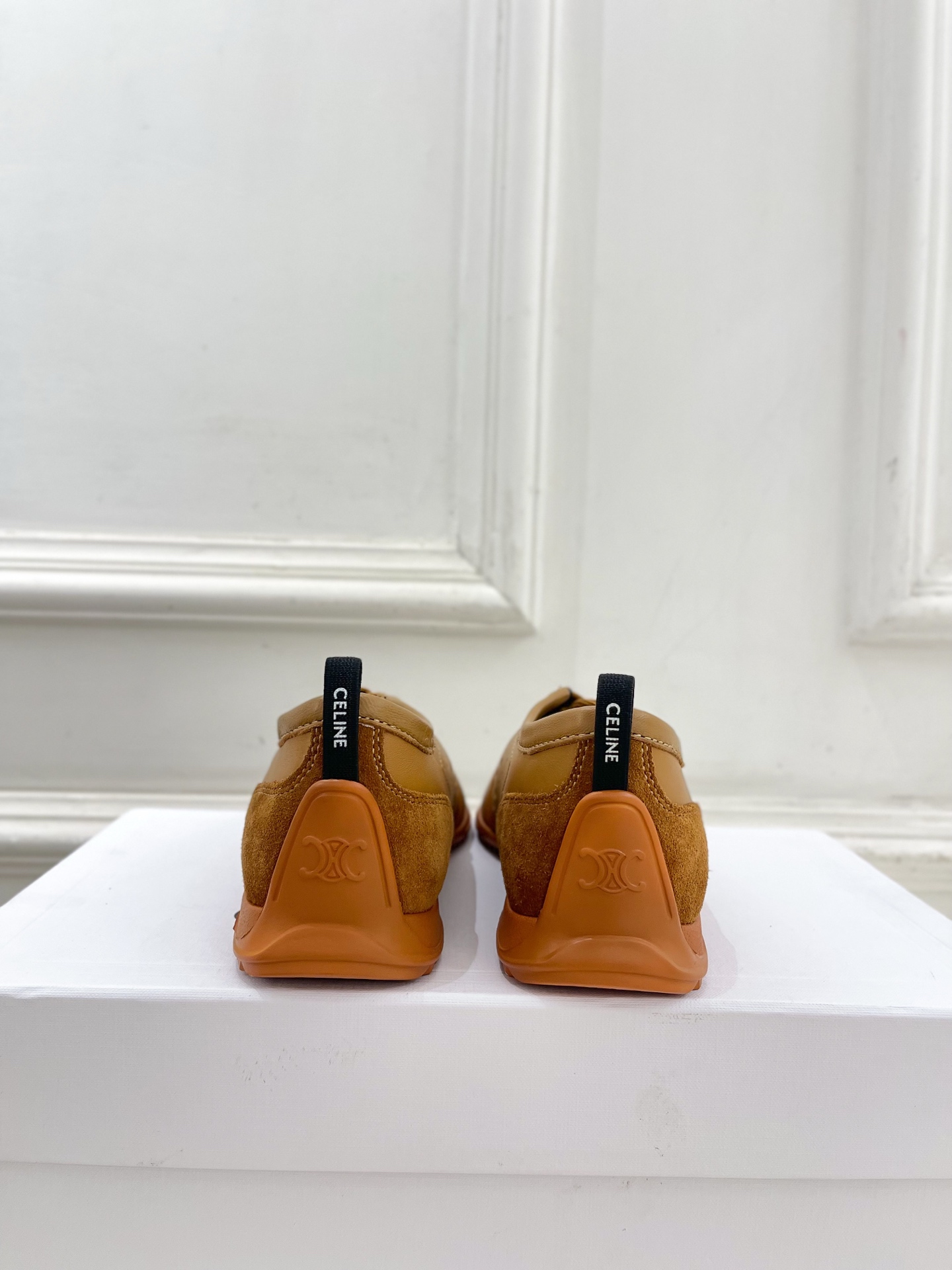CELINE | 赛琳 26𝐬𝐬 💛2026新品 凯旋门复古镂空休闲运动鞋 上新! 🔜BS 这一季的赛琳真的是开了 CELINE | 赛琳 26𝐬𝐬 💛2026新品 凯旋门复古镂空休闲运动鞋 上新! 🔜BS 这一季的赛琳真的是开了