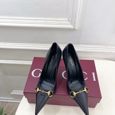 Gucci | 古驰 26𝐬𝐬 ⭐️ G家 主打系列终于面世,狠货值得期待!原有的经典 创造新设计 ✨ ❥2026 Gucci | 古驰 26𝐬𝐬 ⭐️ G家 主打系列终于面世,狠货值得期待!原有的经典 创造新设计 ✨ ❥2026