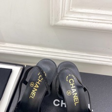 𝐂𝐇𝐀𝐍𝐄𝐋 | 小香 26𝐬𝐬 🦋2026 新品 专柜经典走秀款 小香双C水钻镂空尖头粗跟后空凉鞋 系列上新〰 𝐂𝐇𝐀𝐍𝐄𝐋 | 小香 26𝐬𝐬 🦋2026 新品 专柜经典走秀款 小香双C水钻镂空尖头粗跟后空凉鞋 系列上新〰
