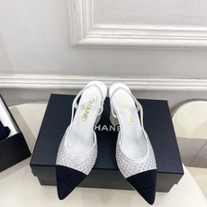 𝐂𝐇𝐀𝐍𝐄𝐋 | 小香 26𝐬𝐬 🦋2026 新品 专柜经典走秀款 小香双C水钻镂空尖头粗跟后空凉鞋 系列上新〰 𝐂𝐇𝐀𝐍𝐄𝐋 | 小香 26𝐬𝐬 🦋2026 新品 专柜经典走秀款 小香双C水钻镂空尖头粗跟后空凉鞋 系列上新〰