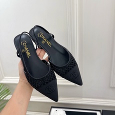 𝐂𝐇𝐀𝐍𝐄𝐋 | 小香 26𝐬𝐬 🦋2026 新品 专柜经典走秀款 小香双C水钻镂空尖头粗跟后空凉鞋 系列上新〰 𝐂𝐇𝐀𝐍𝐄𝐋 | 小香 26𝐬𝐬 🦋2026 新品 专柜经典走秀款 小香双C水钻镂空尖头粗跟后空凉鞋 系列上新〰