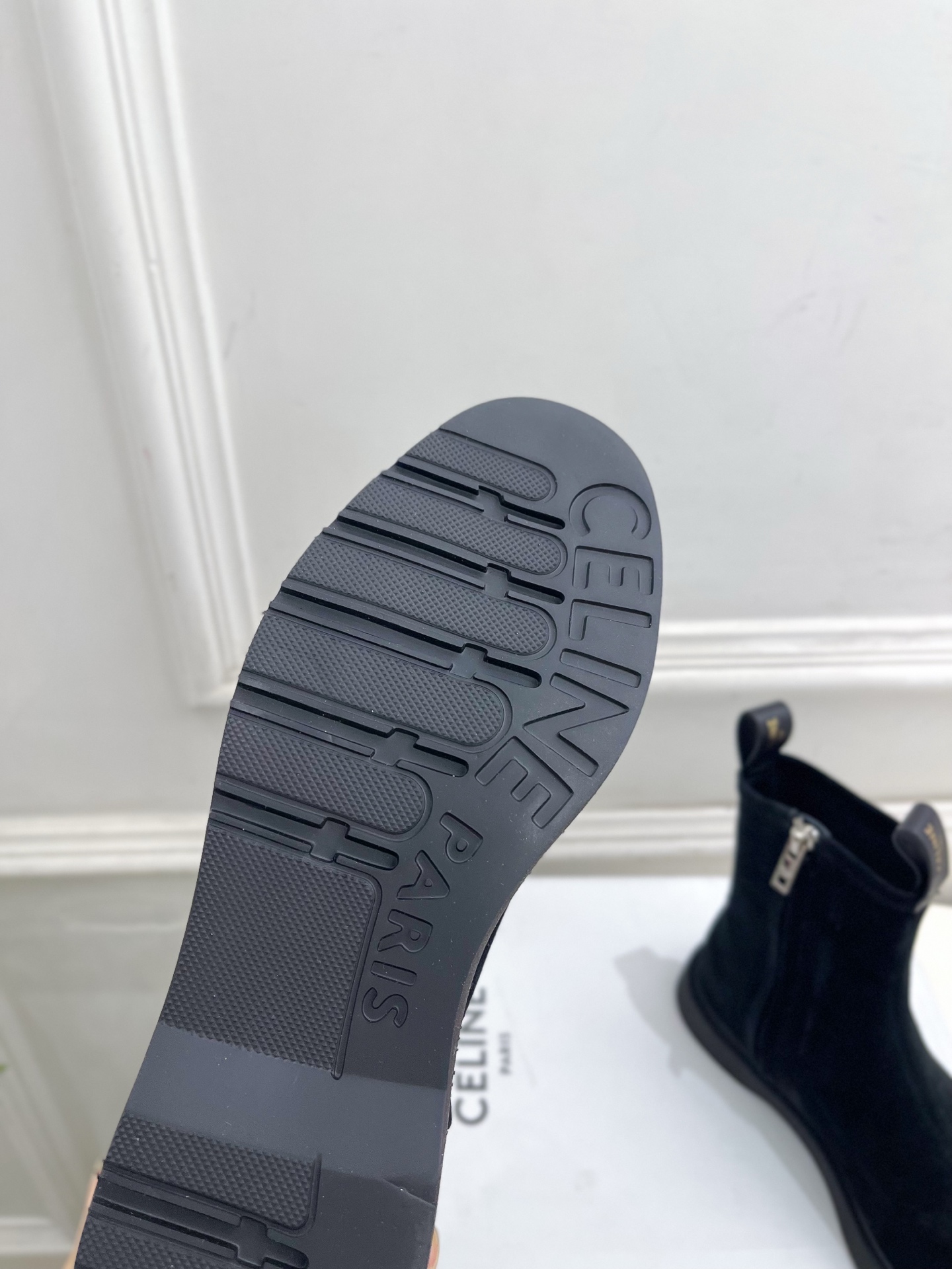 CELINE | 赛琳 26𝐬𝐬 💛2026秋冬新品 凯旋门复古侧拉链平底短靴上新! 🔜BS 这一季的赛琳真的是开 CELINE | 赛琳 26𝐬𝐬 💛2026秋冬新品 凯旋门复古侧拉链平底短靴上新! 🔜BS 这一季的赛琳真的是开