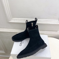 CELINE | 赛琳 26𝐬𝐬 💛2026秋冬新品 凯旋门复古侧拉链平底短靴上新! 🔜BS 这一季的赛琳真的是开 CELINE | 赛琳 26𝐬𝐬 💛2026秋冬新品 凯旋门复古侧拉链平底短靴上新! 🔜BS 这一季的赛琳真的是开