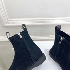 CELINE | 赛琳 26𝐬𝐬 💛2026秋冬新品 凯旋门复古侧拉链平底短靴上新! 🔜BS 这一季的赛琳真的是开 CELINE | 赛琳 26𝐬𝐬 💛2026秋冬新品 凯旋门复古侧拉链平底短靴上新! 🔜BS 这一季的赛琳真的是开