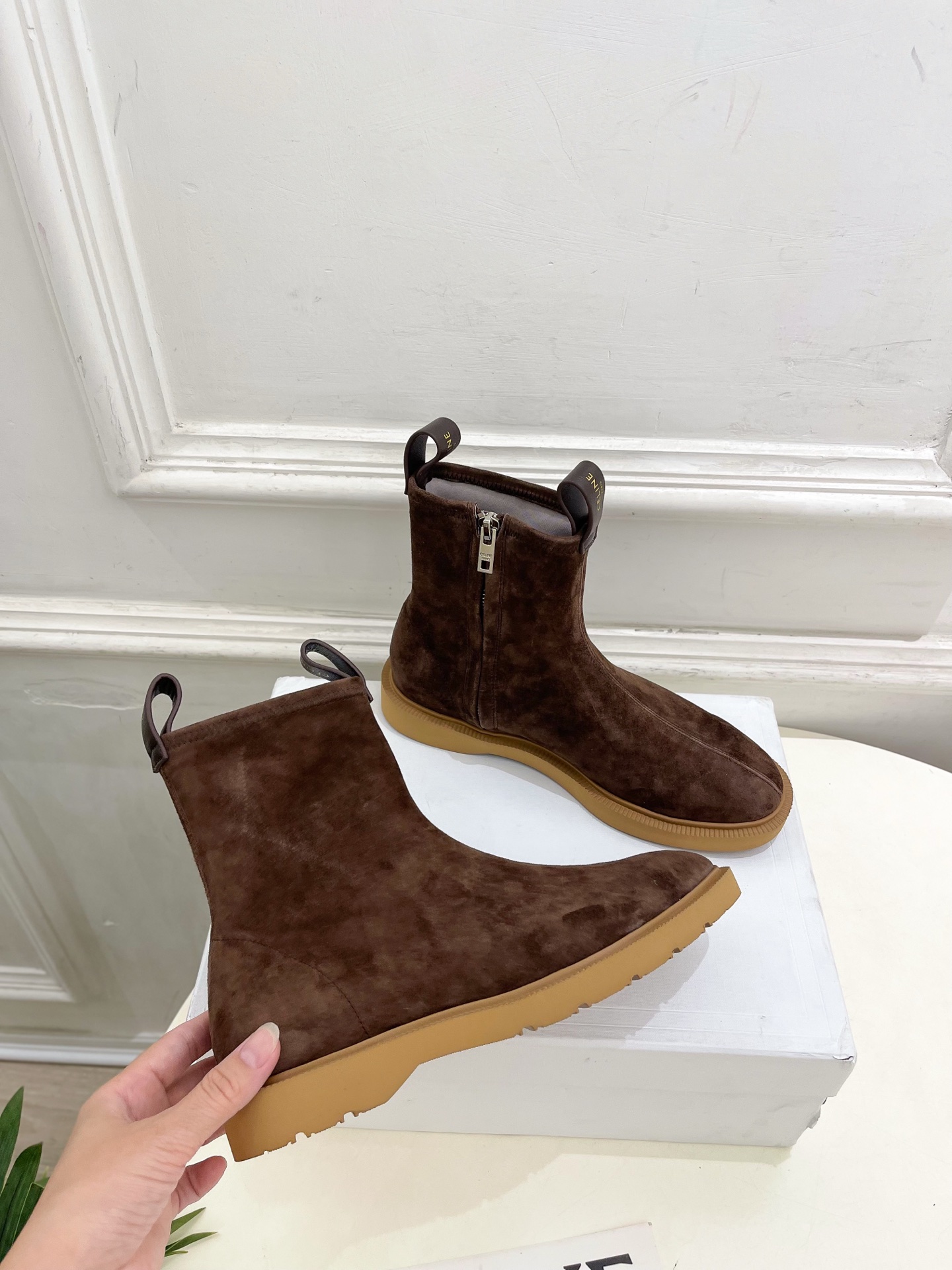 CELINE  | 赛琳  26𝐬𝐬  💛2026秋冬新品 凯旋门复古侧拉链平底短靴上新！ 🔜BS 这一季的赛琳真的是开