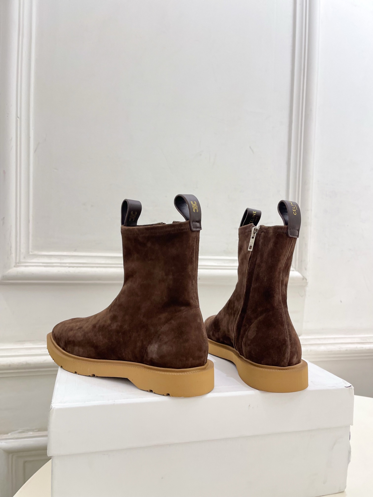 CELINE  | 赛琳  26𝐬𝐬  💛2026秋冬新品 凯旋门复古侧拉链平底短靴上新！ 🔜BS 这一季的赛琳真的是开