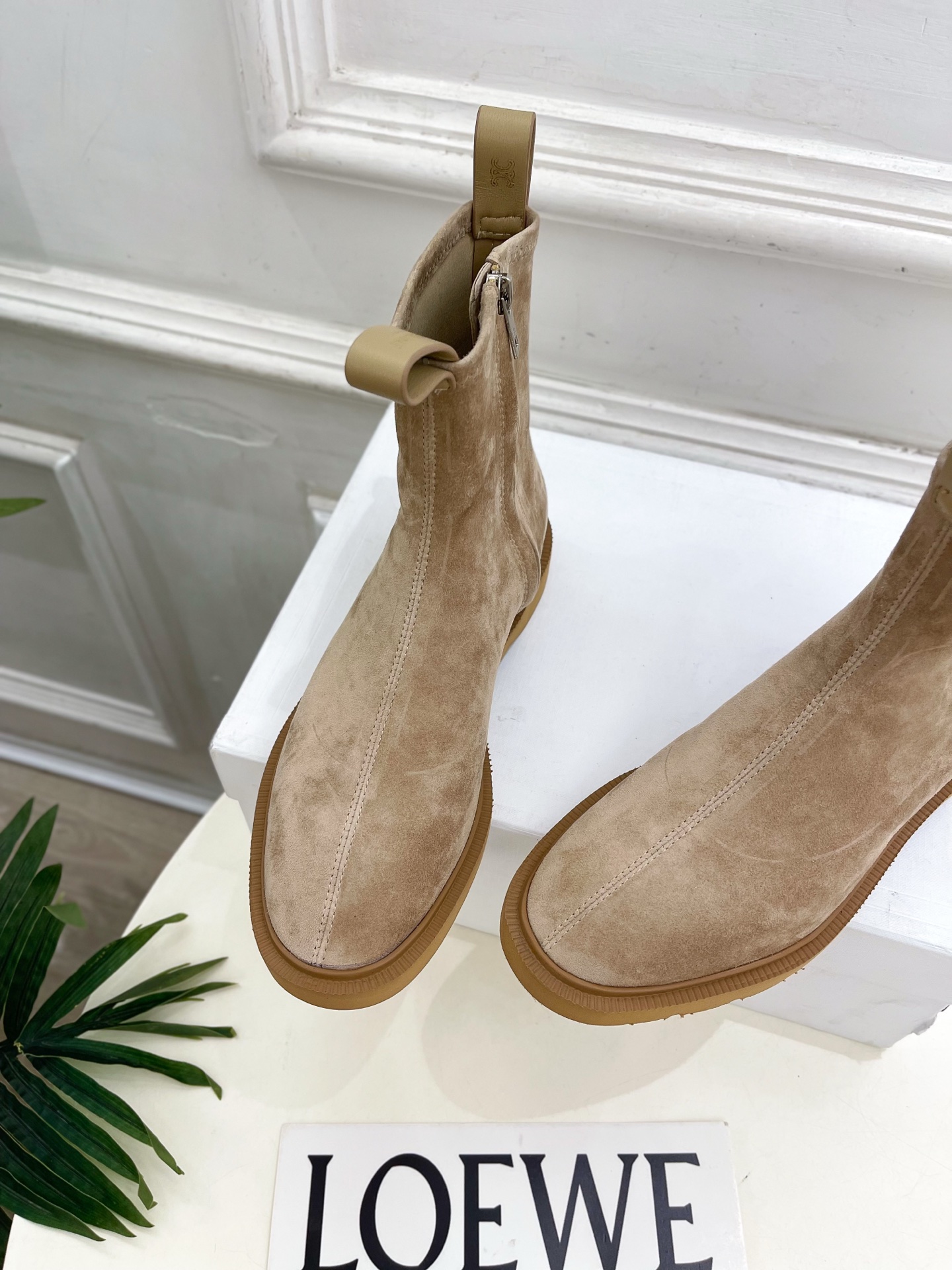 CELINE | 赛琳 26𝐬𝐬 💛2026秋冬新品 凯旋门复古侧拉链平底短靴上新! 🔜BS 这一季的赛琳真的是开 CELINE | 赛琳 26𝐬𝐬 💛2026秋冬新品 凯旋门复古侧拉链平底短靴上新! 🔜BS 这一季的赛琳真的是开