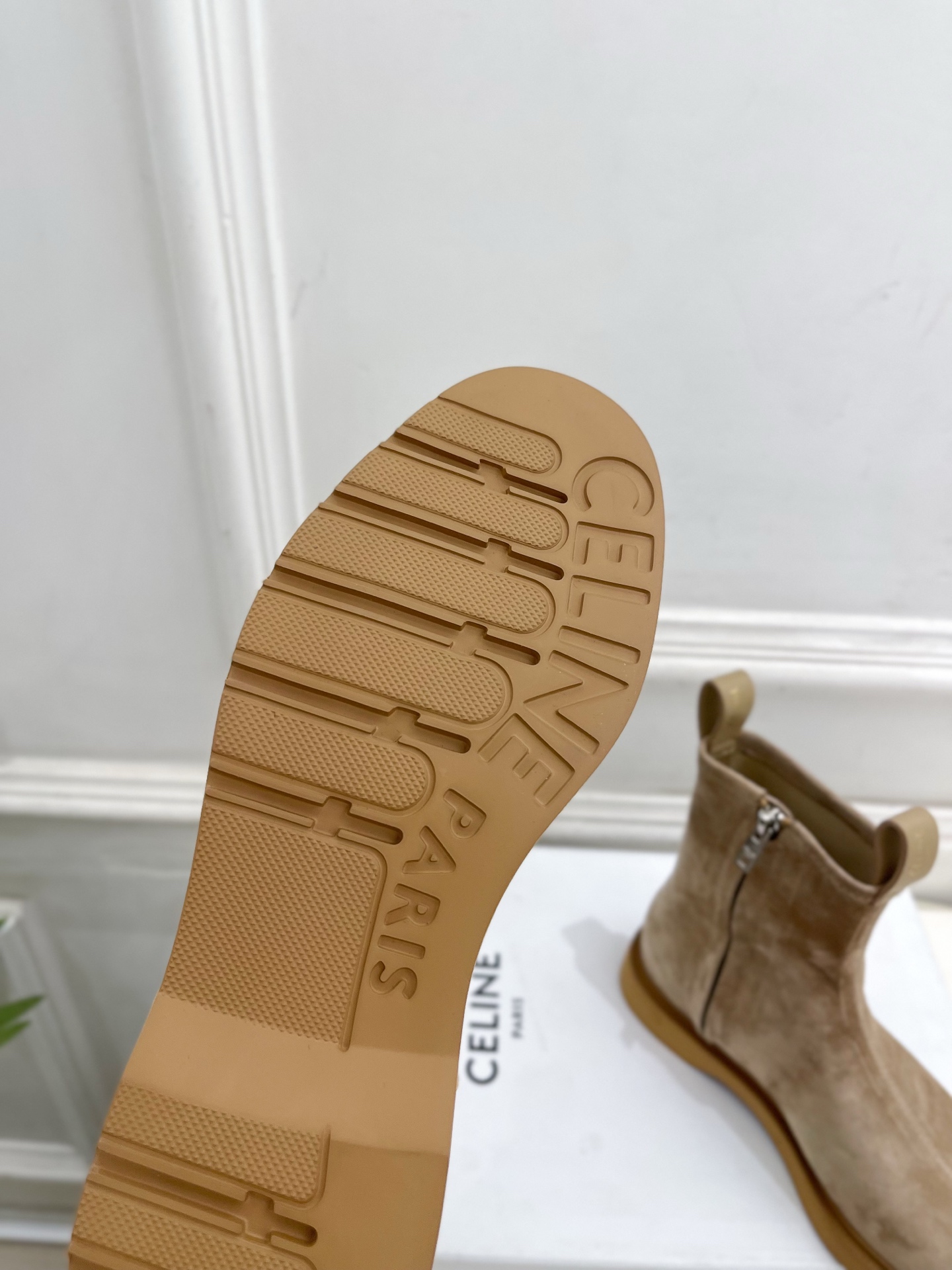 CELINE | 赛琳 26𝐬𝐬 💛2026秋冬新品 凯旋门复古侧拉链平底短靴上新! 🔜BS 这一季的赛琳真的是开 CELINE | 赛琳 26𝐬𝐬 💛2026秋冬新品 凯旋门复古侧拉链平底短靴上新! 🔜BS 这一季的赛琳真的是开