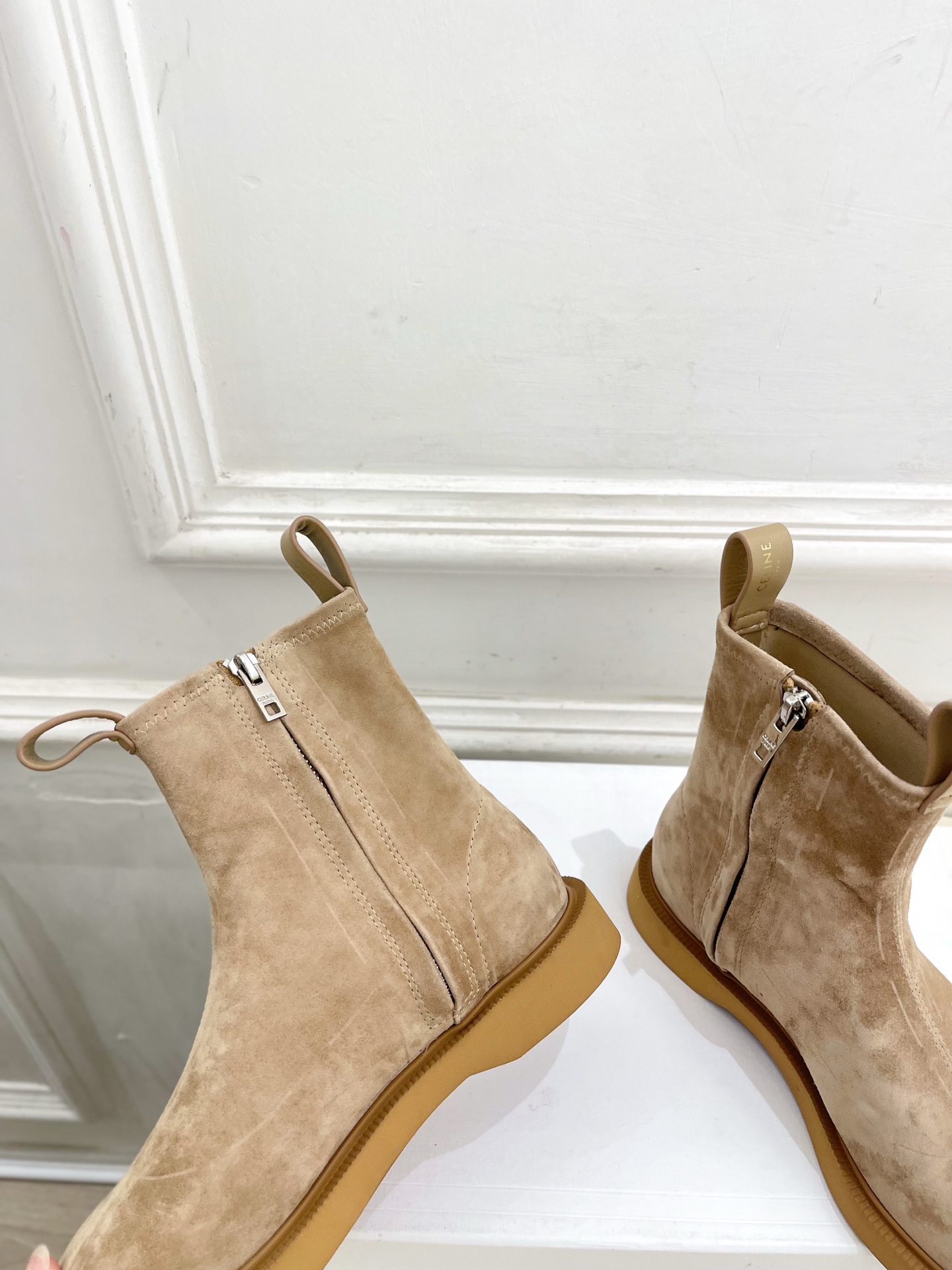 CELINE | 赛琳 26𝐬𝐬 💛2026秋冬新品 凯旋门复古侧拉链平底短靴上新! 🔜BS 这一季的赛琳真的是开 CELINE | 赛琳 26𝐬𝐬 💛2026秋冬新品 凯旋门复古侧拉链平底短靴上新! 🔜BS 这一季的赛琳真的是开
