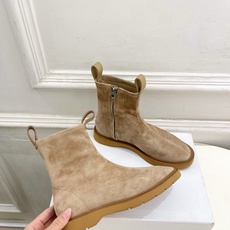 CELINE | 赛琳 26𝐬𝐬 💛2026秋冬新品 凯旋门复古侧拉链平底短靴上新! 🔜BS 这一季的赛琳真的是开 CELINE | 赛琳 26𝐬𝐬 💛2026秋冬新品 凯旋门复古侧拉链平底短靴上新! 🔜BS 这一季的赛琳真的是开