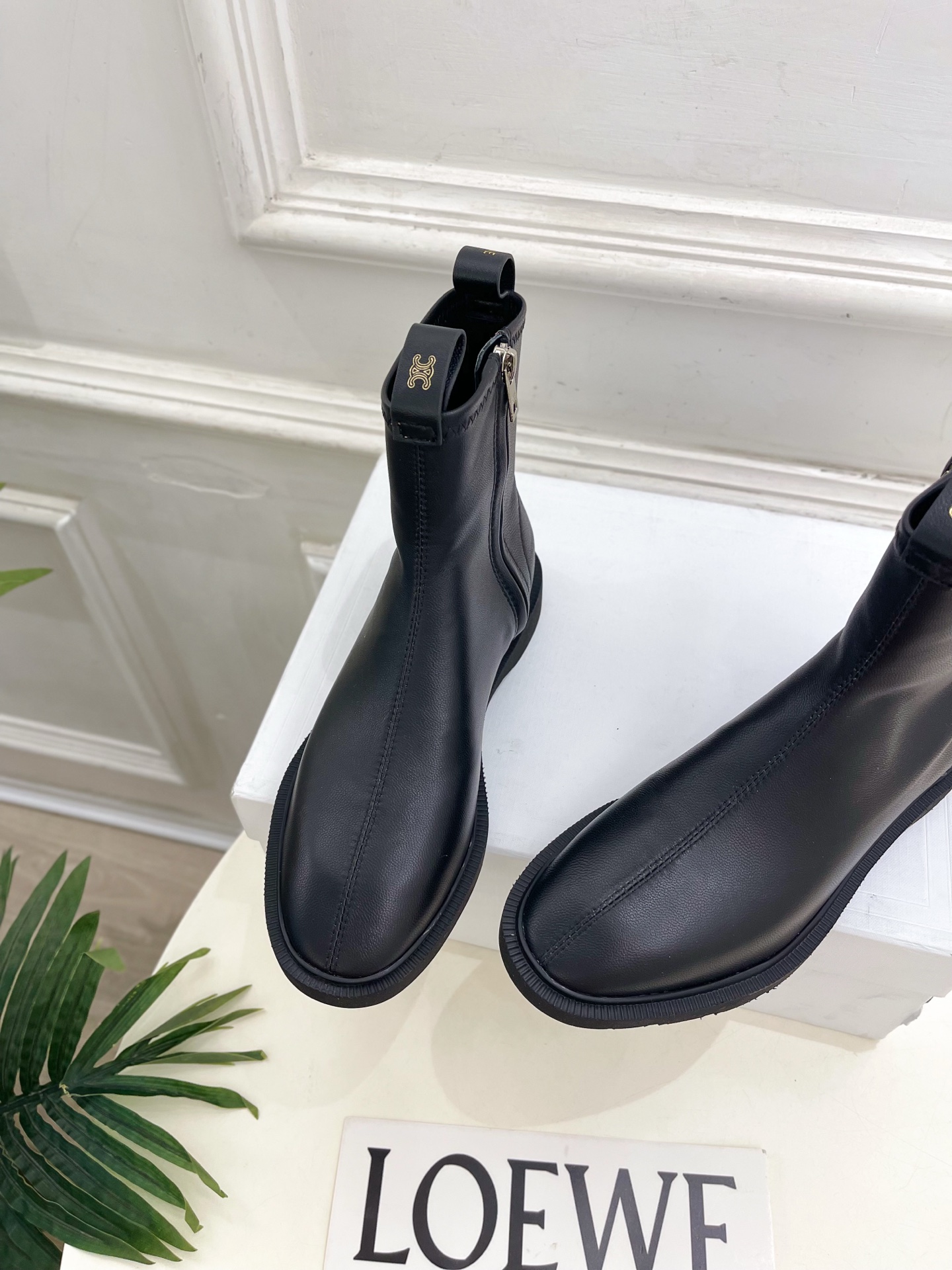 CELINE | 赛琳 26𝐬𝐬 💛2026秋冬新品 凯旋门复古侧拉链平底短靴上新! 🔜BS 这一季的赛琳真的是开 CELINE | 赛琳 26𝐬𝐬 💛2026秋冬新品 凯旋门复古侧拉链平底短靴上新! 🔜BS 这一季的赛琳真的是开