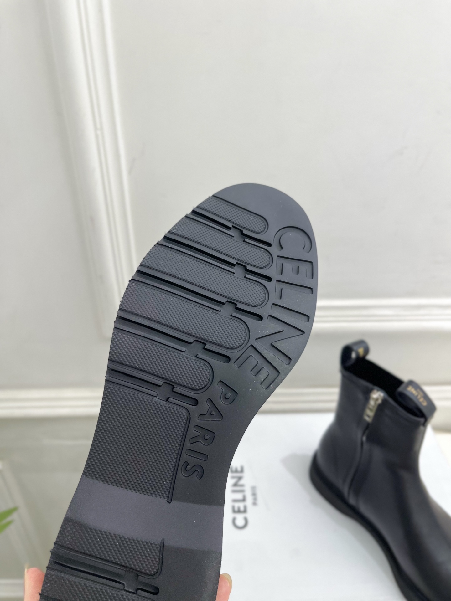 CELINE | 赛琳 26𝐬𝐬 💛2026秋冬新品 凯旋门复古侧拉链平底短靴上新! 🔜BS 这一季的赛琳真的是开 CELINE | 赛琳 26𝐬𝐬 💛2026秋冬新品 凯旋门复古侧拉链平底短靴上新! 🔜BS 这一季的赛琳真的是开
