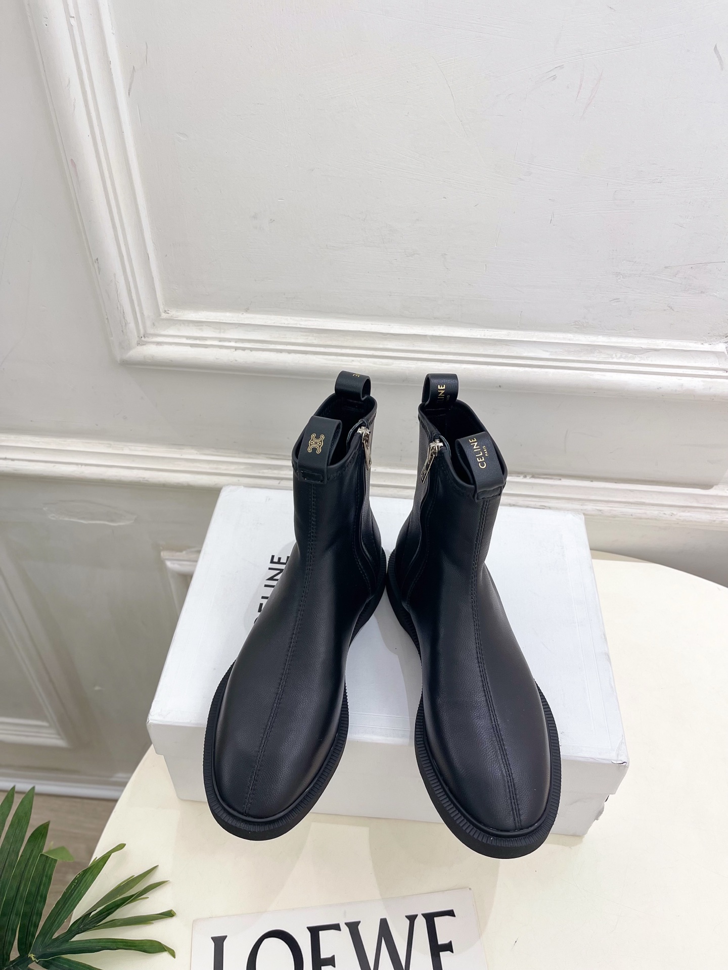 CELINE | 赛琳 26𝐬𝐬 💛2026秋冬新品 凯旋门复古侧拉链平底短靴上新! 🔜BS 这一季的赛琳真的是开 CELINE | 赛琳 26𝐬𝐬 💛2026秋冬新品 凯旋门复古侧拉链平底短靴上新! 🔜BS 这一季的赛琳真的是开