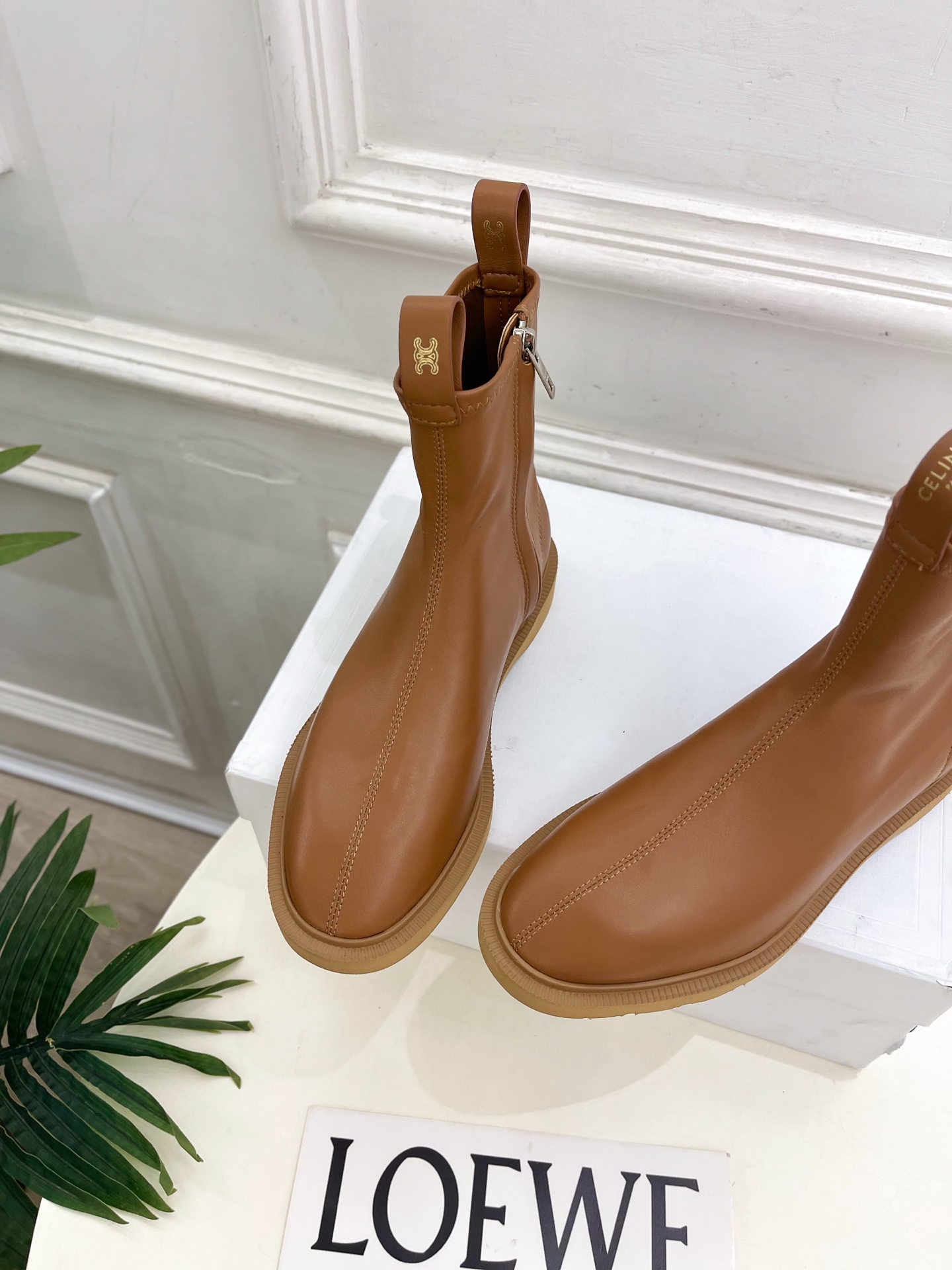 CELINE | 赛琳 26𝐬𝐬 💛2026秋冬新品 凯旋门复古侧拉链平底短靴上新! 🔜BS 这一季的赛琳真的是开 CELINE | 赛琳 26𝐬𝐬 💛2026秋冬新品 凯旋门复古侧拉链平底短靴上新! 🔜BS 这一季的赛琳真的是开