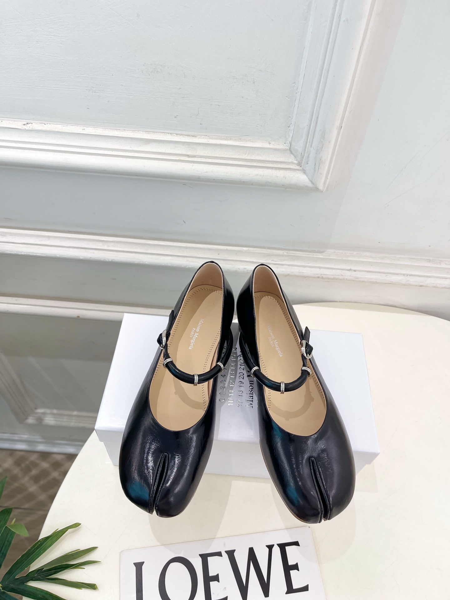 Maison Margiela· 马吉拉26𝐬𝐬 2026春夏新品 MM6复古分趾玛丽珍芭蕾鞋———————— MM6 Maison Margiela· 马吉拉26𝐬𝐬 2026春夏新品 MM6复古分趾玛丽珍芭蕾鞋———————— MM6