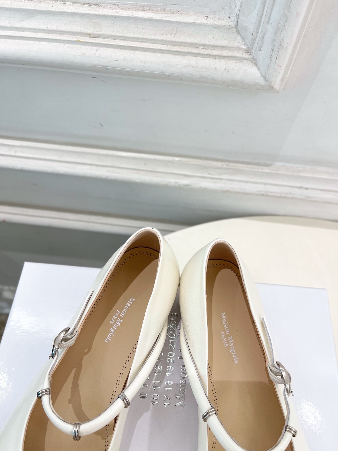 Maison Margiela· 马吉拉26𝐬𝐬 2026春夏新品 MM6复古分趾玛丽珍芭蕾鞋———————— MM6 Maison Margiela· 马吉拉26𝐬𝐬 2026春夏新品 MM6复古分趾玛丽珍芭蕾鞋———————— MM6