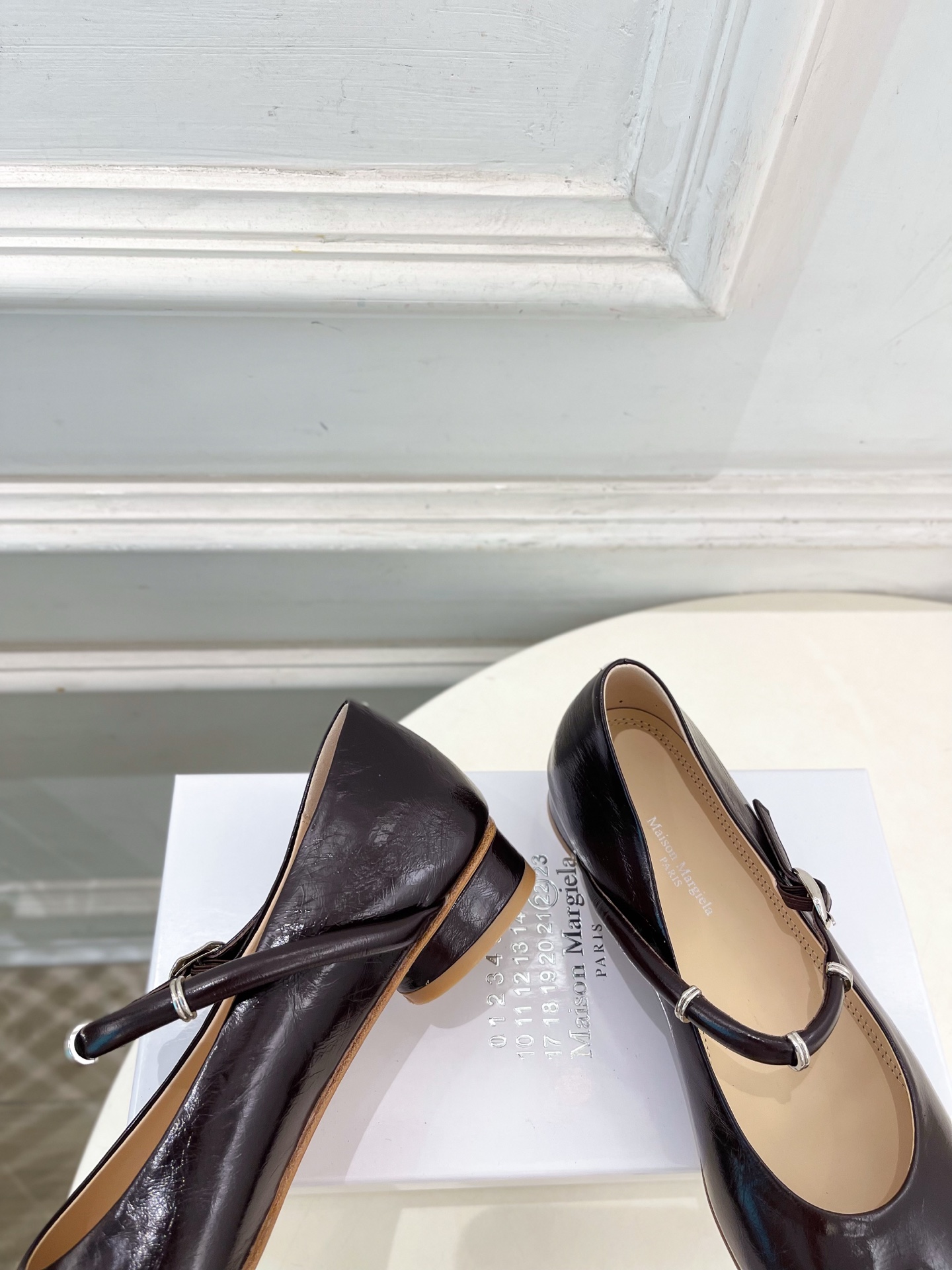 Maison Margiela· 马吉拉26𝐬𝐬 2026春夏新品 MM6复古分趾玛丽珍芭蕾鞋———————— MM6 Maison Margiela· 马吉拉26𝐬𝐬 2026春夏新品 MM6复古分趾玛丽珍芭蕾鞋———————— MM6