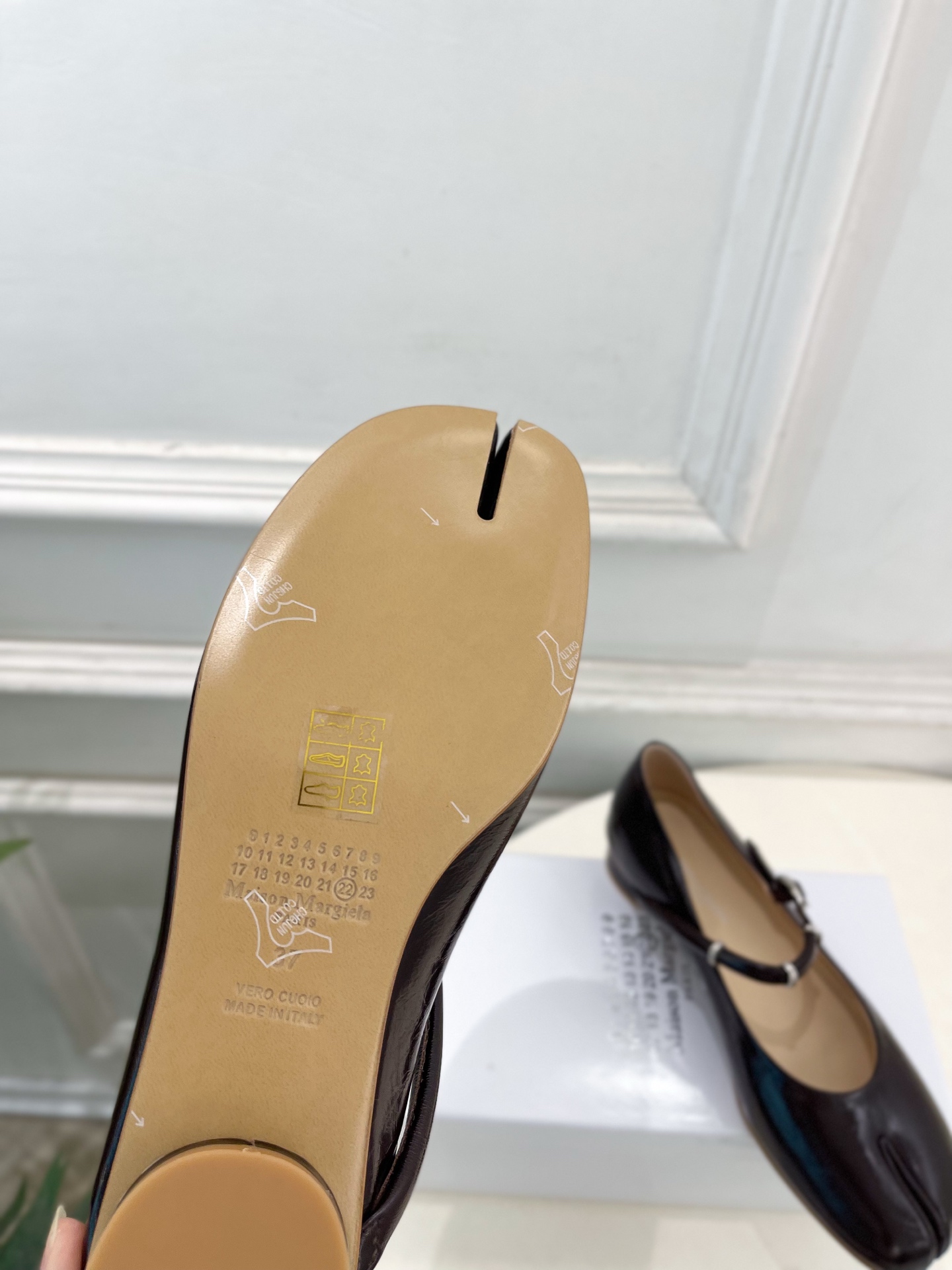 Maison Margiela· 马吉拉26𝐬𝐬 2026春夏新品 MM6复古分趾玛丽珍芭蕾鞋———————— MM6 Maison Margiela· 马吉拉26𝐬𝐬 2026春夏新品 MM6复古分趾玛丽珍芭蕾鞋———————— MM6